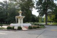 The Avenue fountain